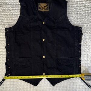 Milwaukee leather Black Button-Up motorcycle Vest with adjustable Sides medium
